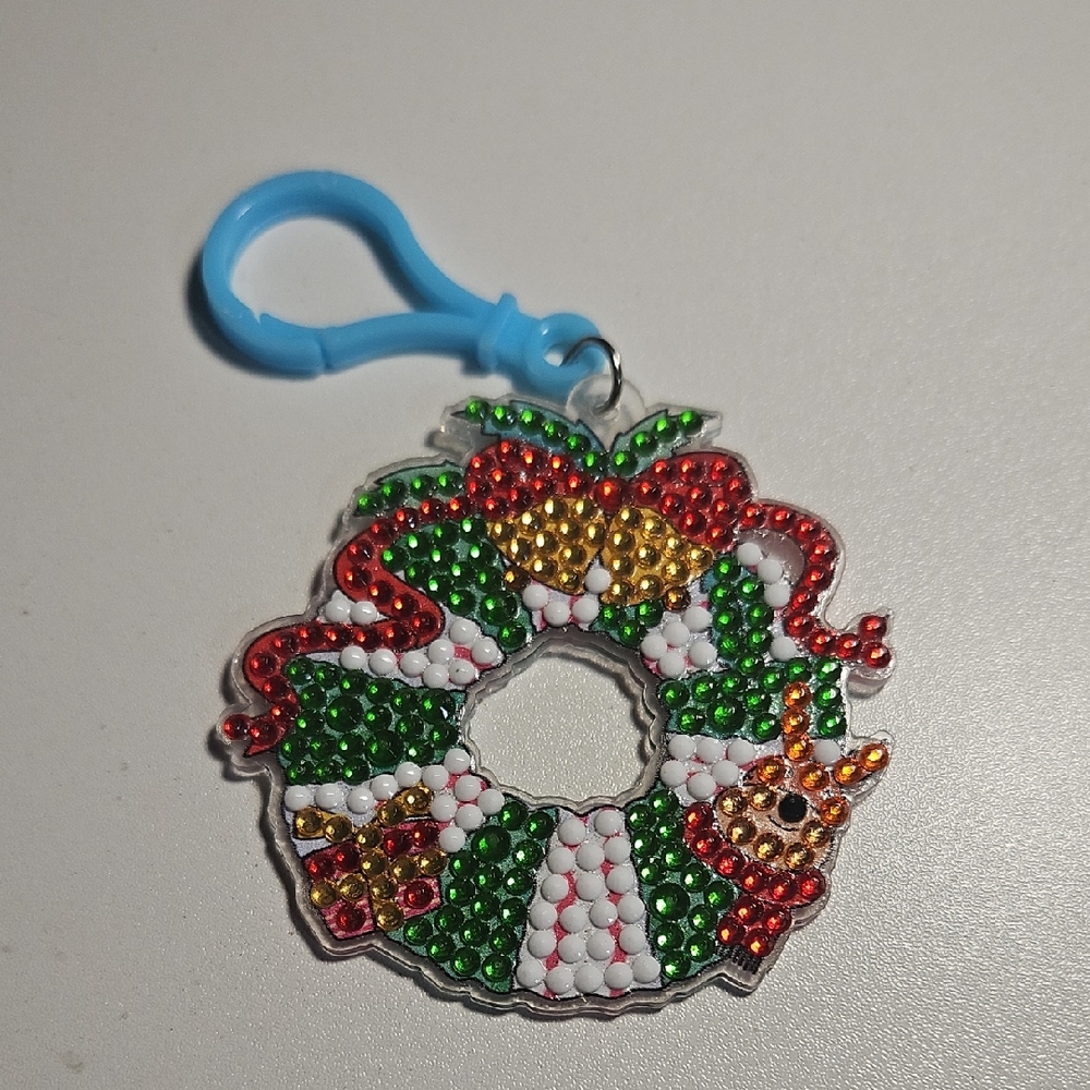 Festive Wreath Keychain with Clip Diamond Art Style